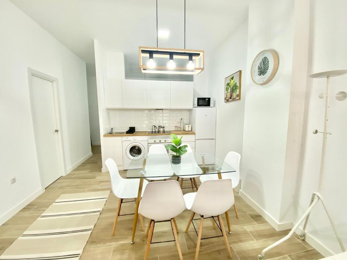 Puente Praga Aparment Leilighet Madrid Eksteriør bilde