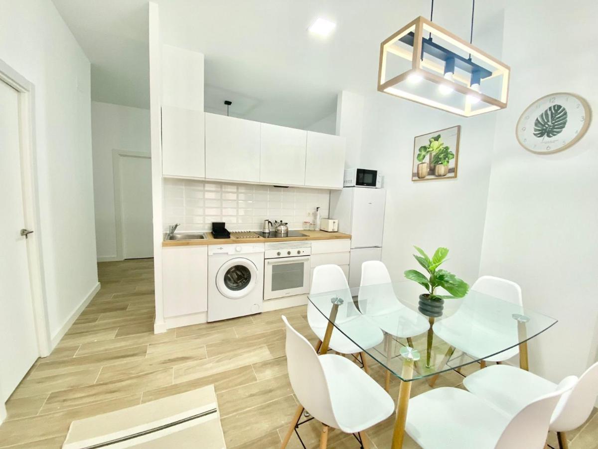 Puente Praga Aparment Leilighet Madrid Eksteriør bilde