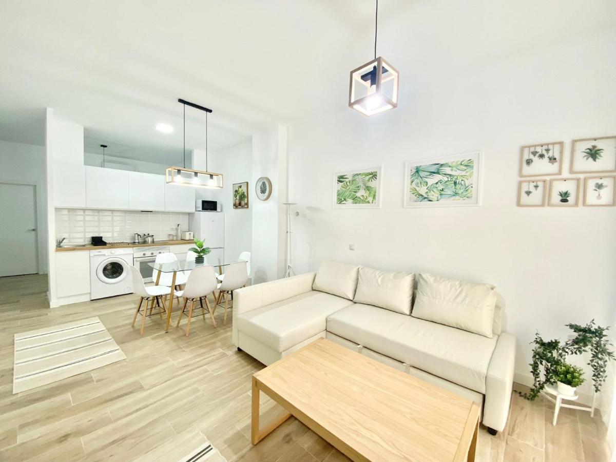 Puente Praga Aparment Leilighet Madrid Eksteriør bilde